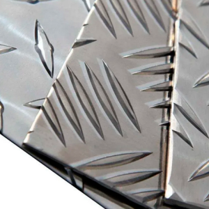 Лист нержавеющий рифленый квинтет 1.5х1000х2000 мм 12Х17 в наличии в Брянске